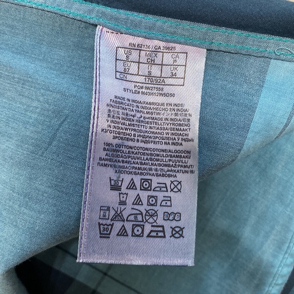 Men’s Guess casual button down long sleeve shirt. Size small. - Picture 5 of 7